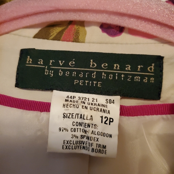 🌴 **SALE**BOGO**  Beautiful floral 🌹💐 blazer - Picture 2 of 5